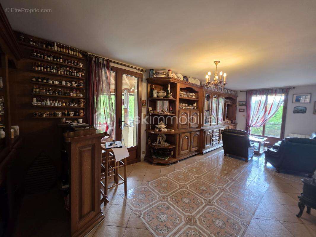 Maison à SAINTE-COLOMBE-EN-BRUILHOIS