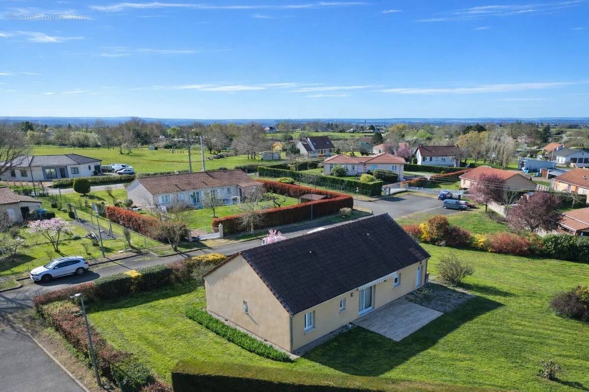 Maison à RONGERES
