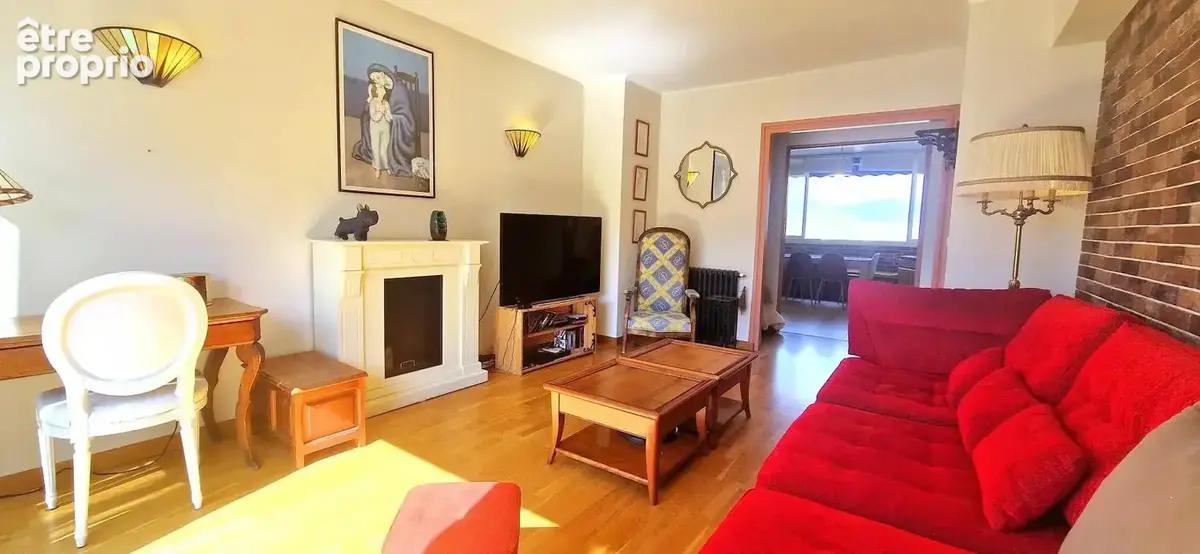 Grand F4 de 98 m² proche du centre ville - photo 2
