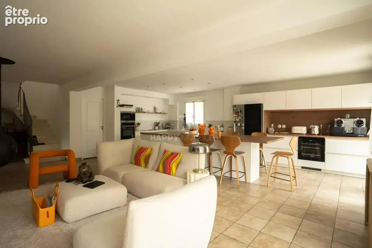 Rare : ensemble de 3 maisons à Noves - photo 12