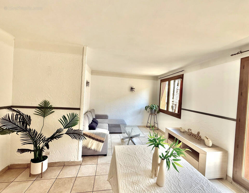 Appartement à MARSEILLE-5E