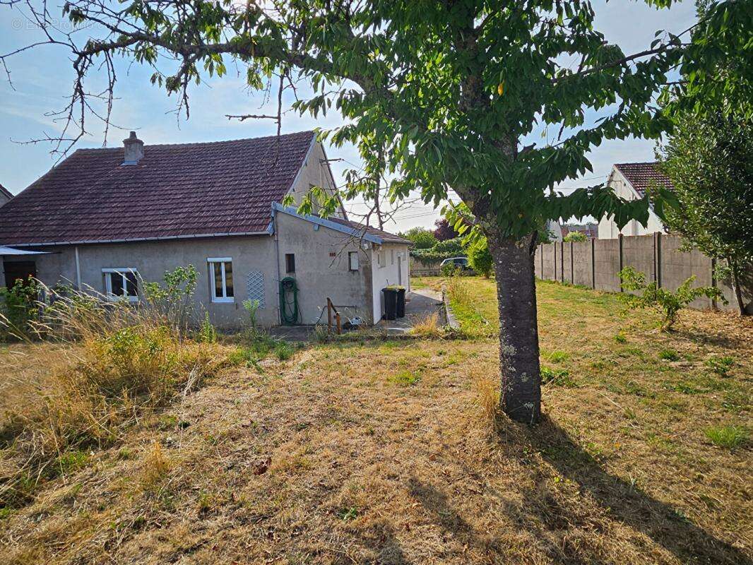 180 000, Maison de Plain-Pied,103m² habitables sur Beau Terrain  Clos - photo 6