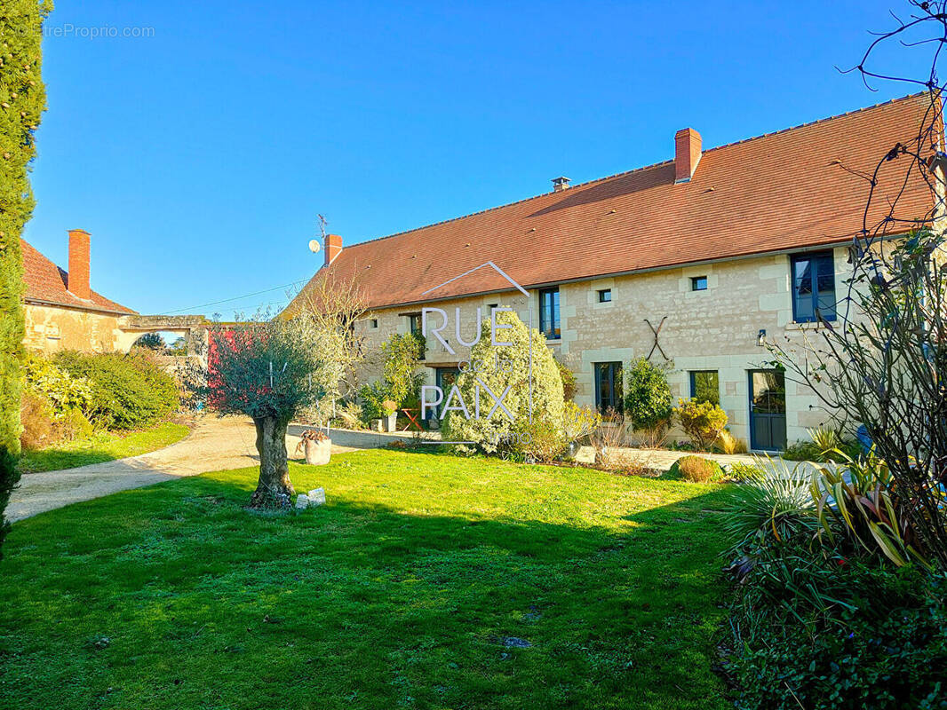 Maison à SAINT-GENEST-D'AMBIERE