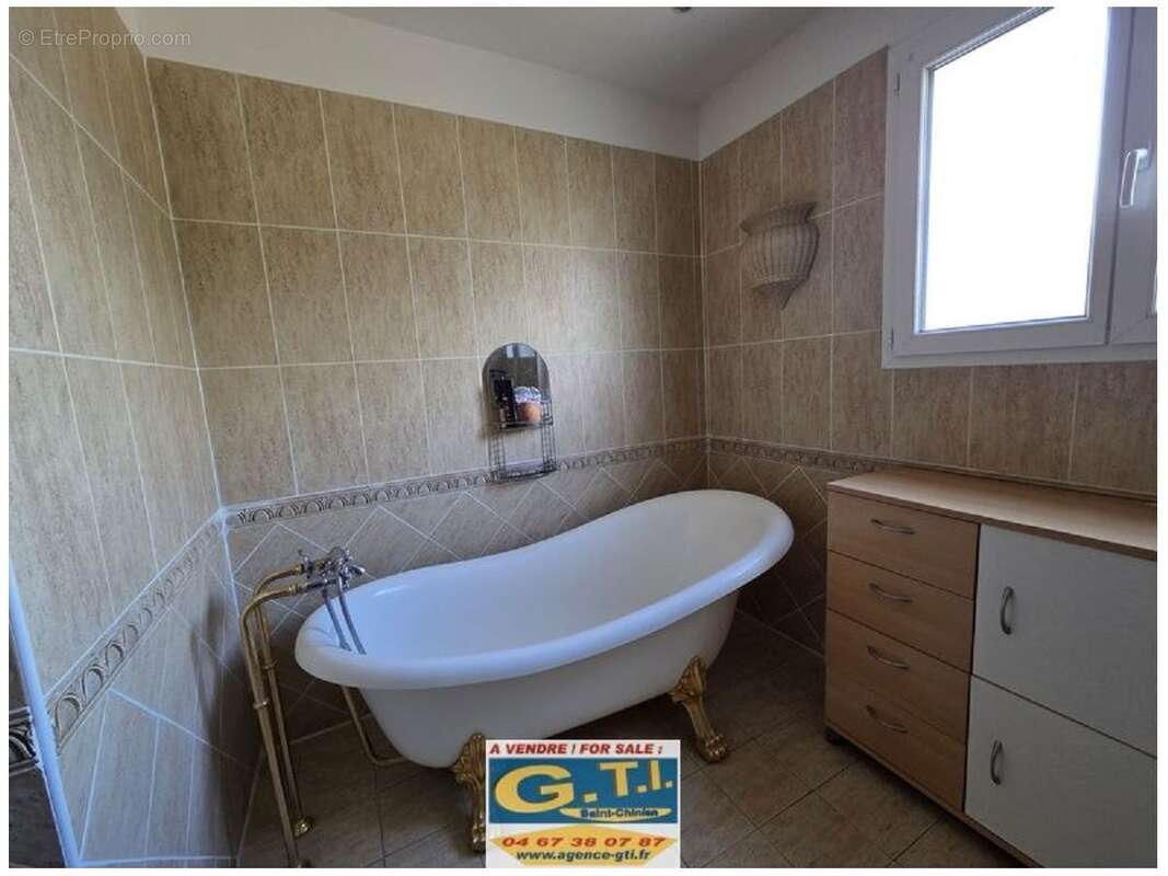 Maison 213 m² à Creissan  - photo 8