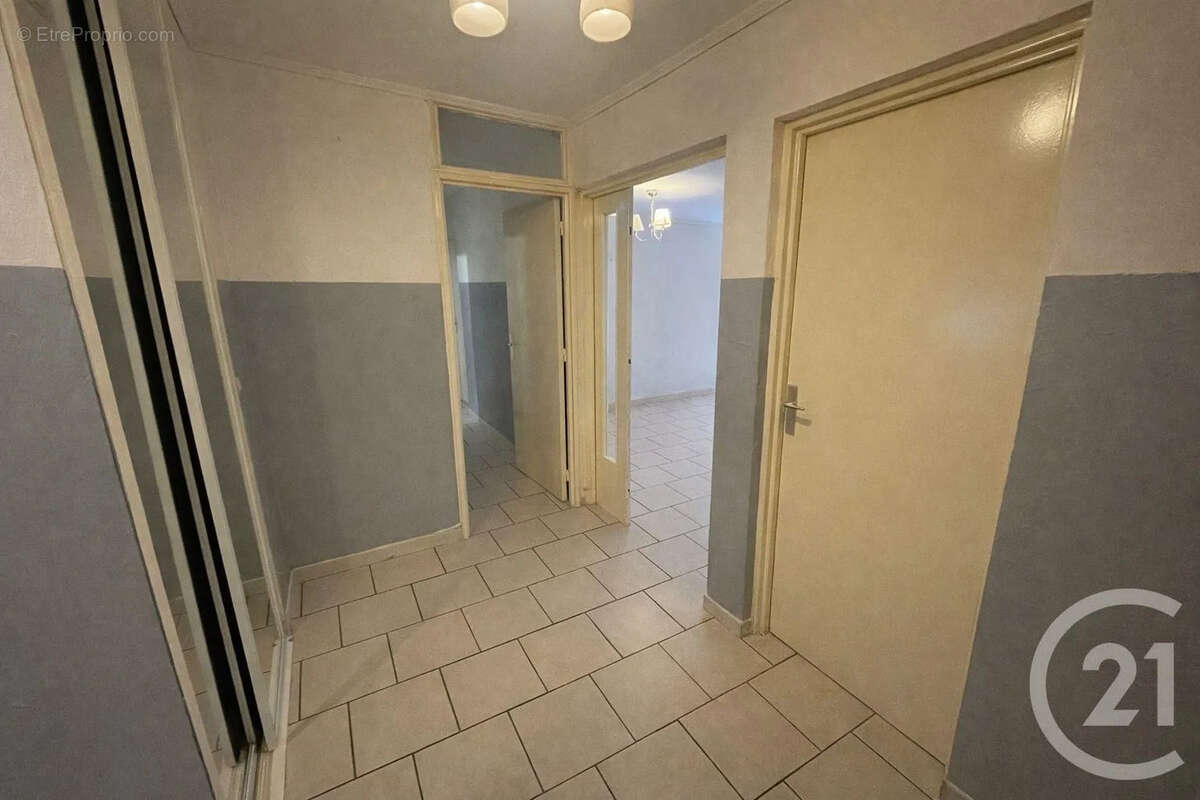 Appartement à SURVILLIERS