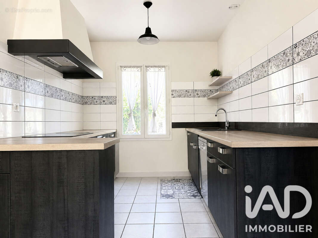 Maison 126 m² à Les Mees  - photo 6