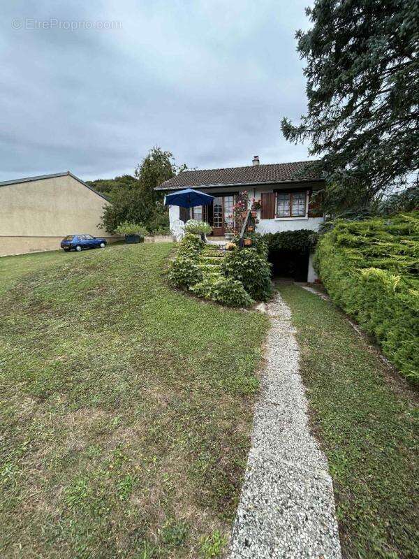 Maison à MONT-DEVANT-SASSEY