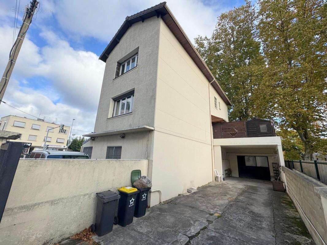 Maison à LE BLANC-MESNIL