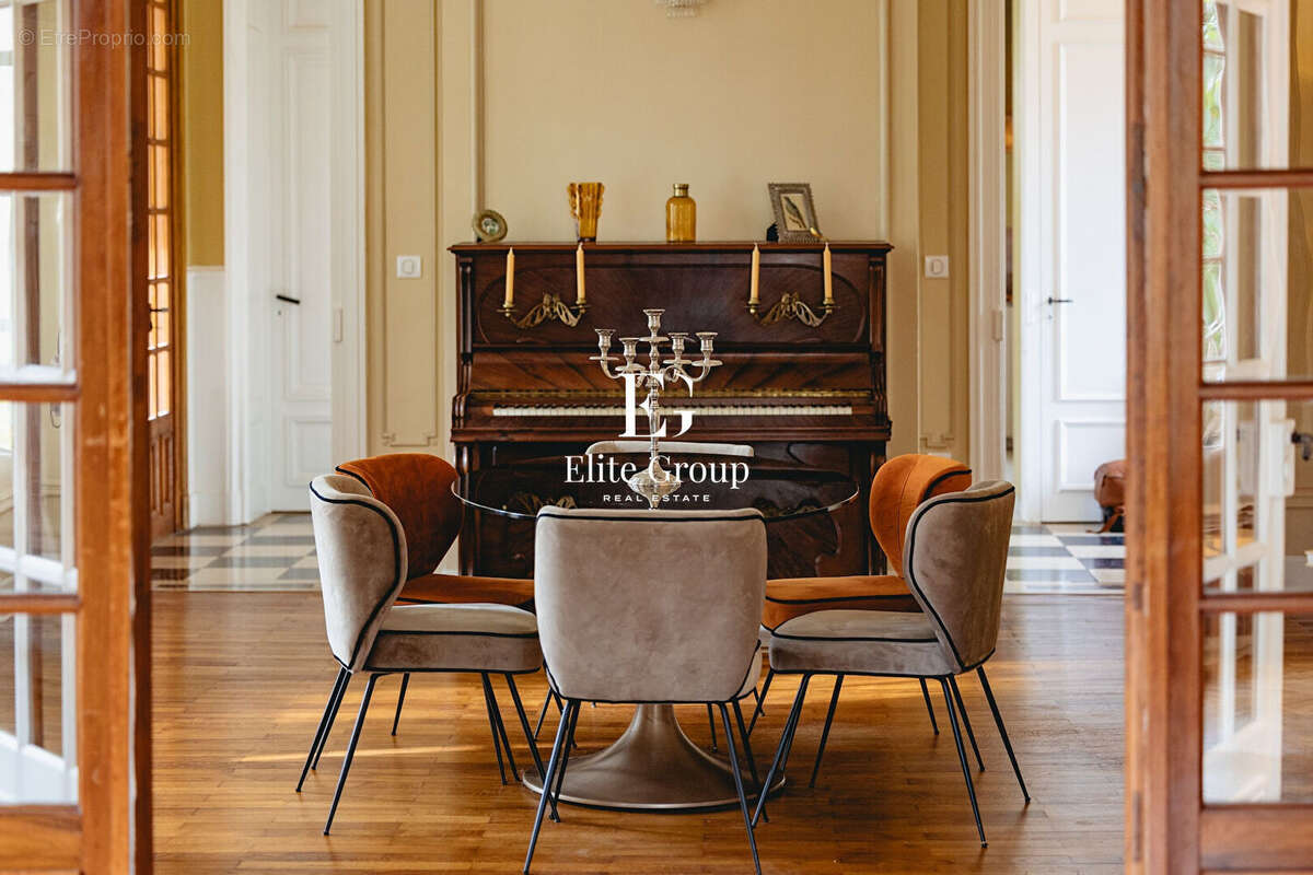 Maison à ORADOUR-SUR-VAYRES