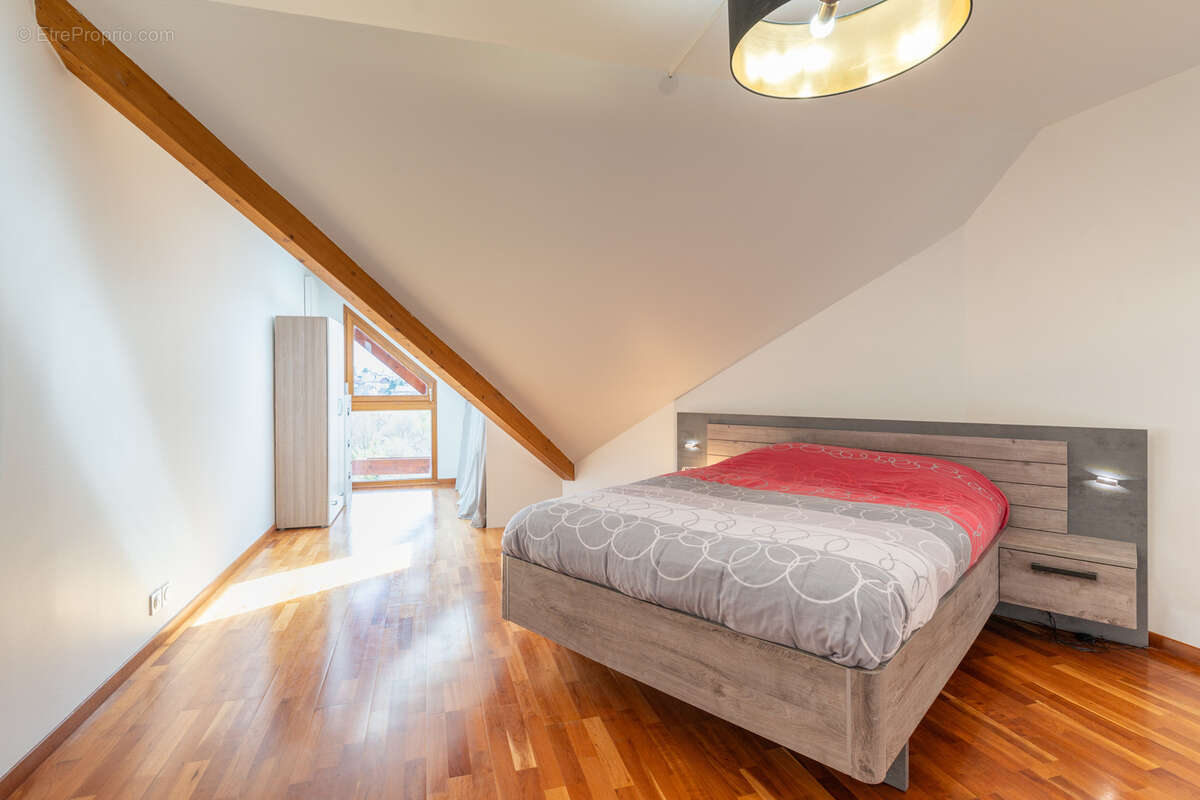 Appartement à POISY