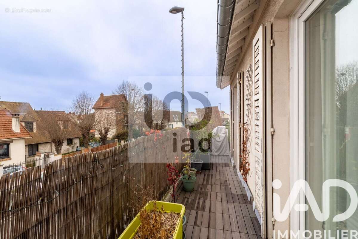 Photo 3 - Appartement à HOUILLES