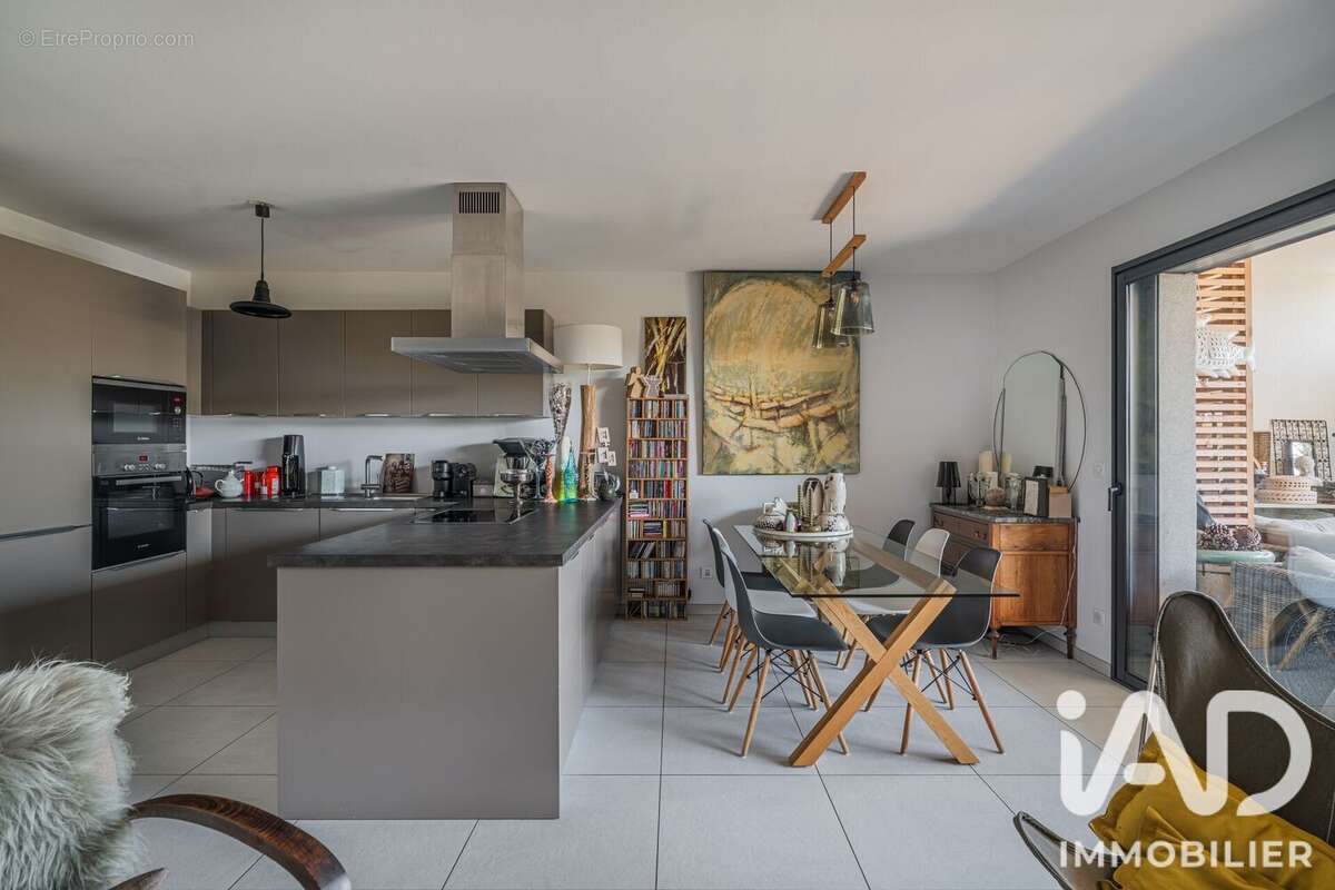 Appartement 91 m² à Corenc  - photo 3