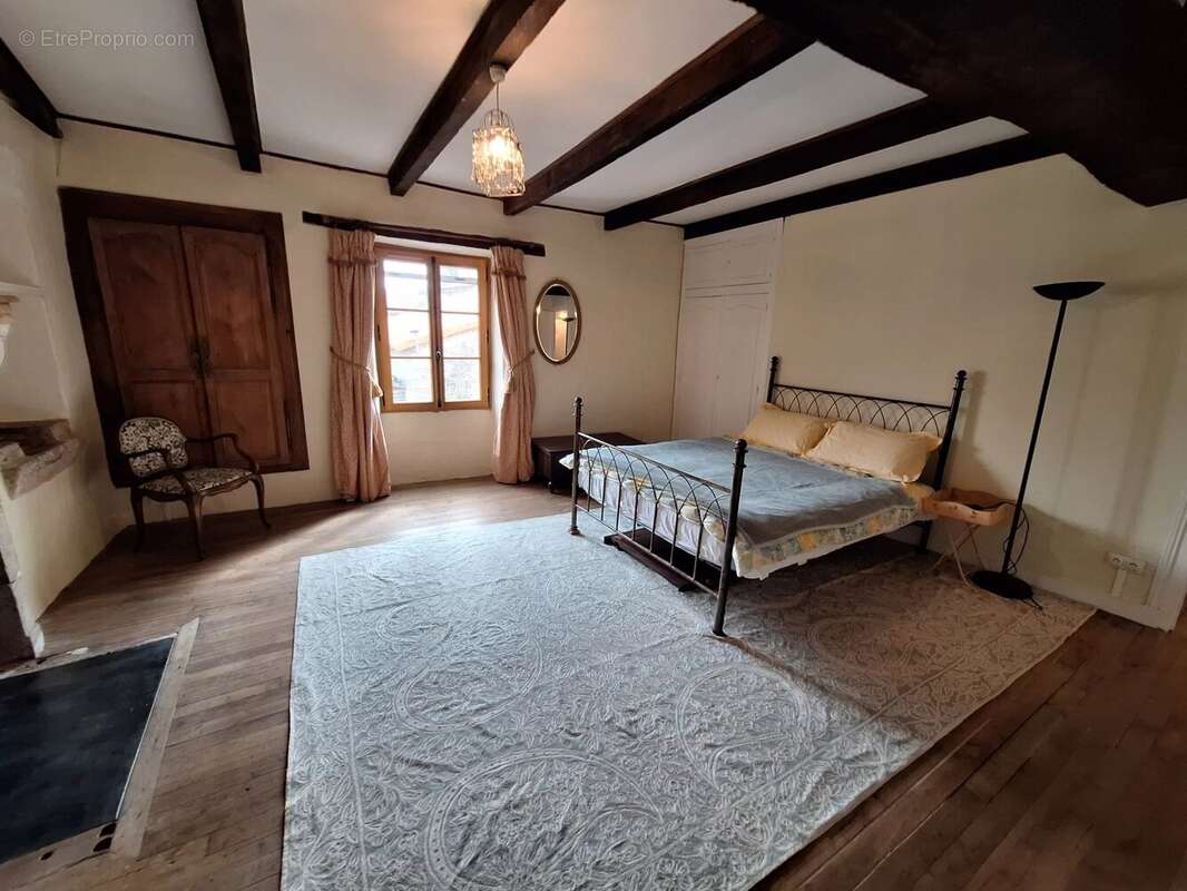Maison à CHARROUX