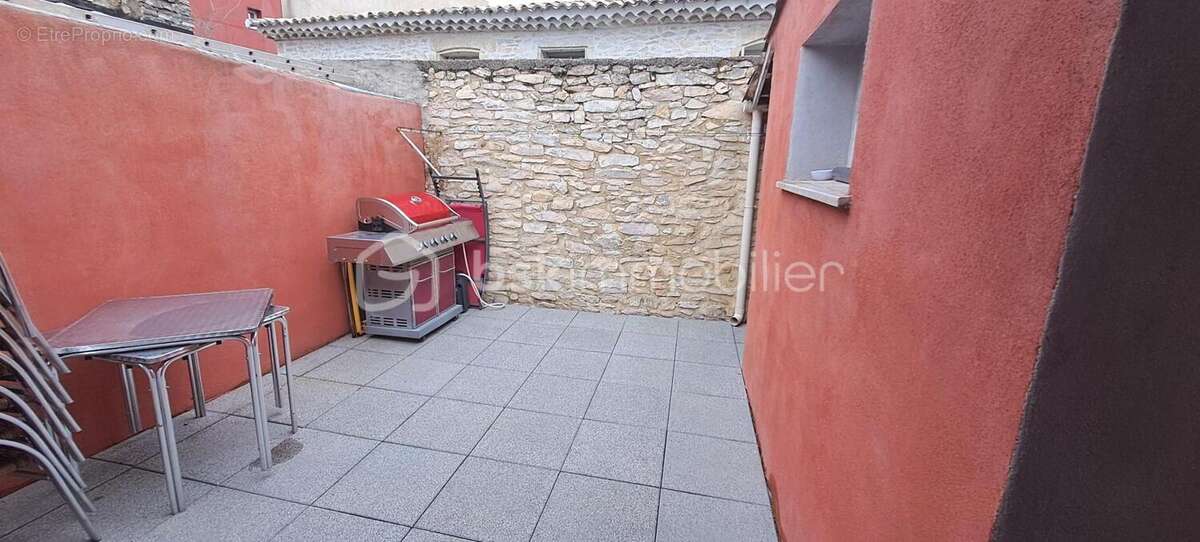 Appartement à UCHAUD