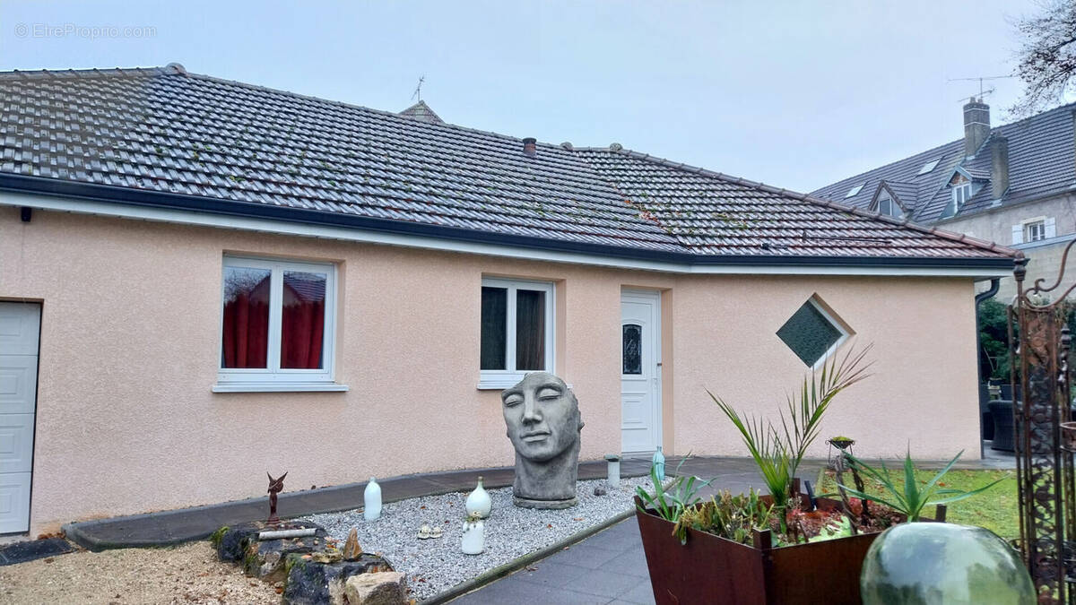 Maison à ARC-LES-GRAY