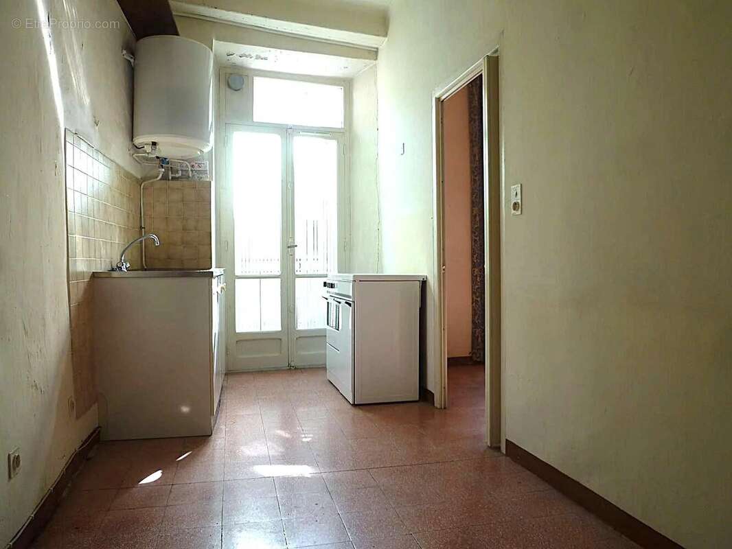 Appartement à PUGET-THENIERS