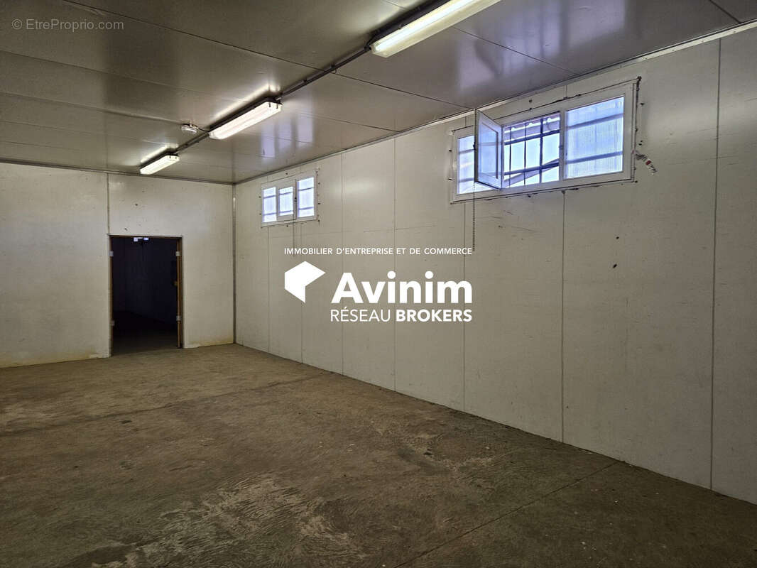 Commerce à CHARNAY-LES-MACON