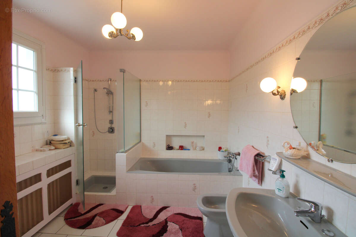 Maison à IVRY-LA-BATAILLE