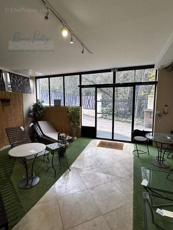 Commerce à MOUANS-SARTOUX