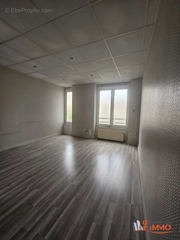 Appartement à SAINT-GENEST-LERPT