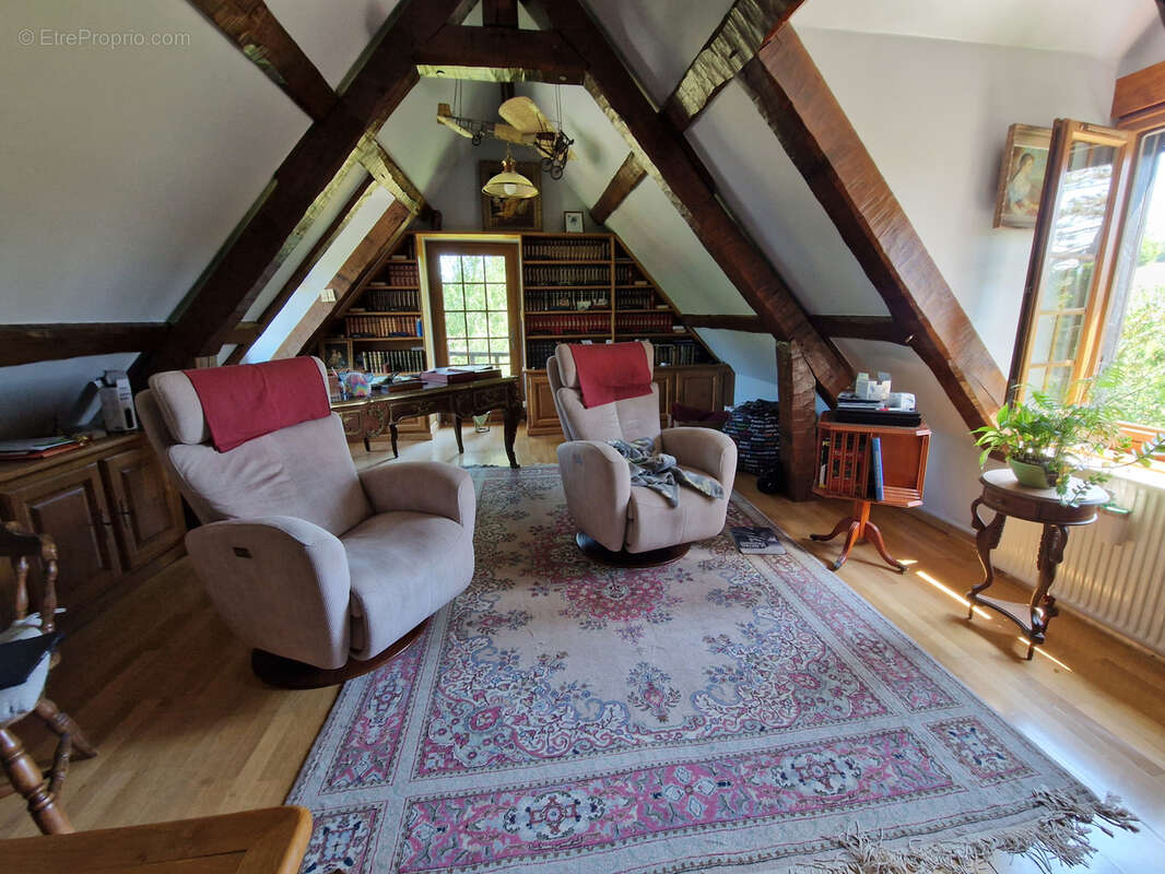 Maison à BRIQUEMESNIL-FLOXICOURT