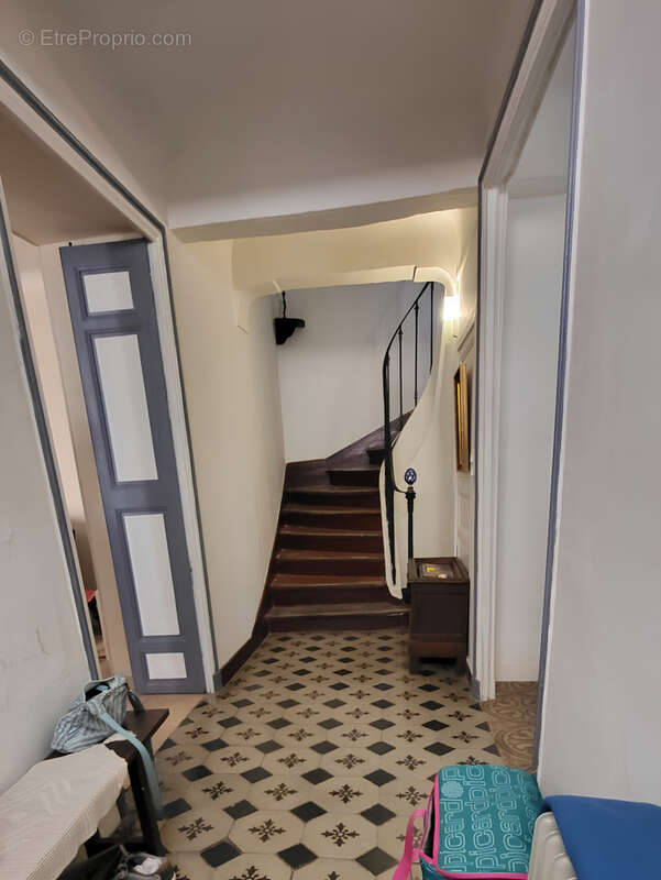 Maison à SAINTE-ANASTASIE-SUR-ISSOLE