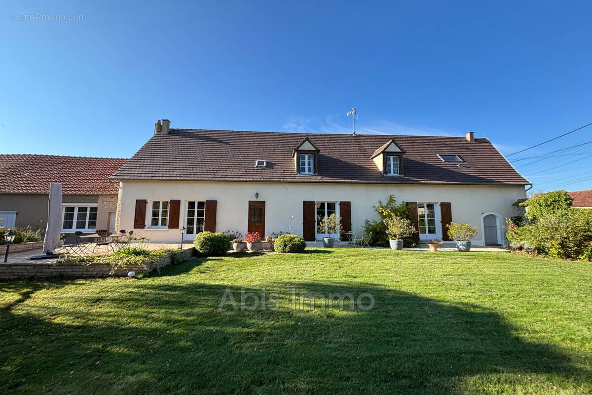 Maison à BEAUVILLIERS