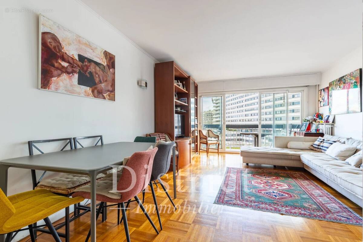 Appartement à PARIS-15E