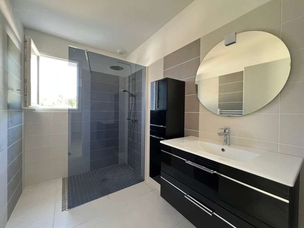 Maison à VAUX-SUR-MER