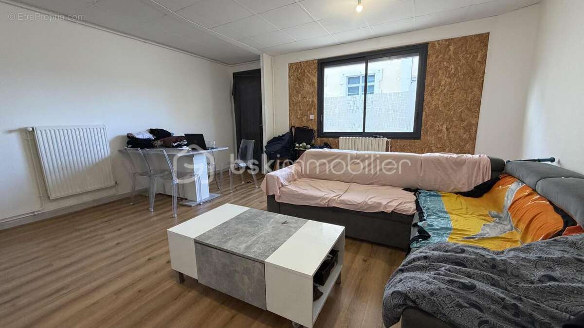 Appartement à ANNEYRON