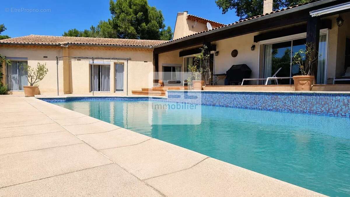 Maison à UZES