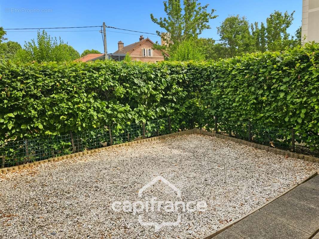 En plein cœur de Villenoy – Studio en rez-de-jardin avec stationnement - photo 4