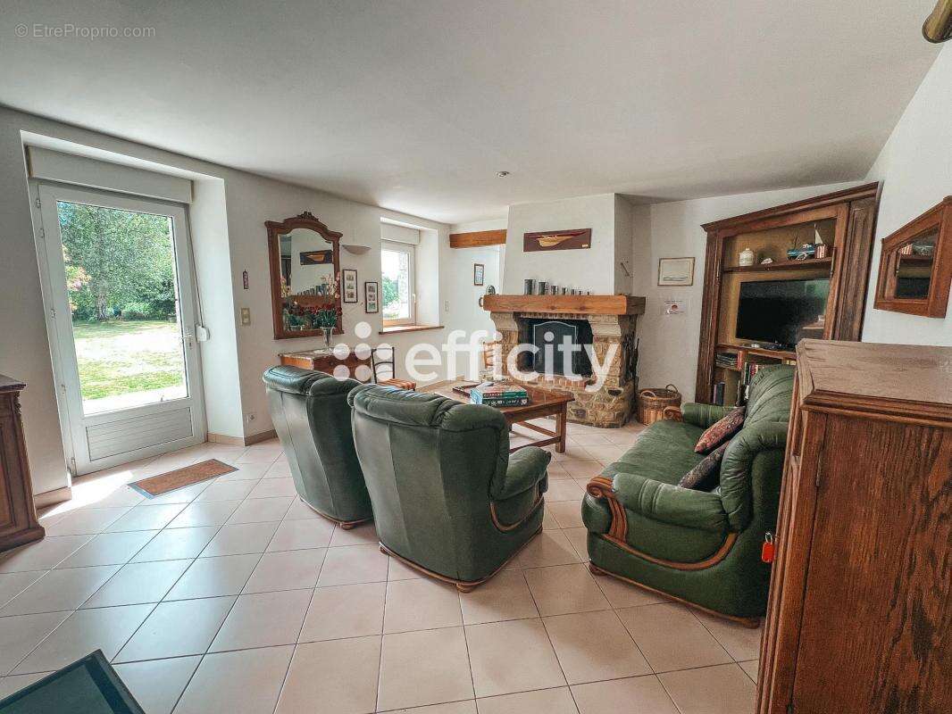 Maison 150 m² à Quemperven  - photo 6