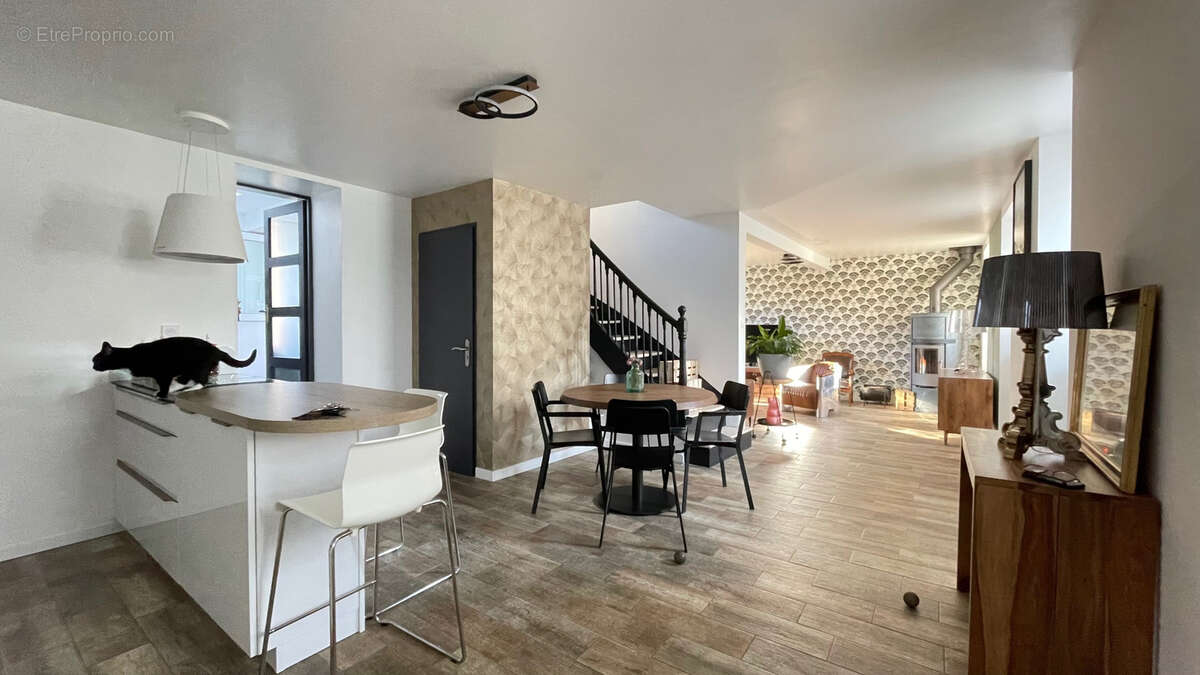 Maison à LE RELECQ-KERHUON