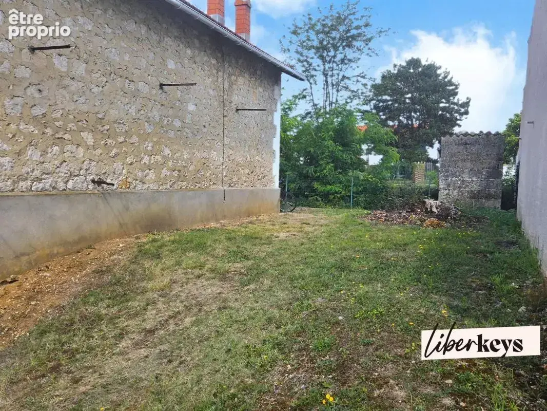 Saintes – immeuble de rapport – 6 logements meublés – entièrement loué – exclusivité - photo 3