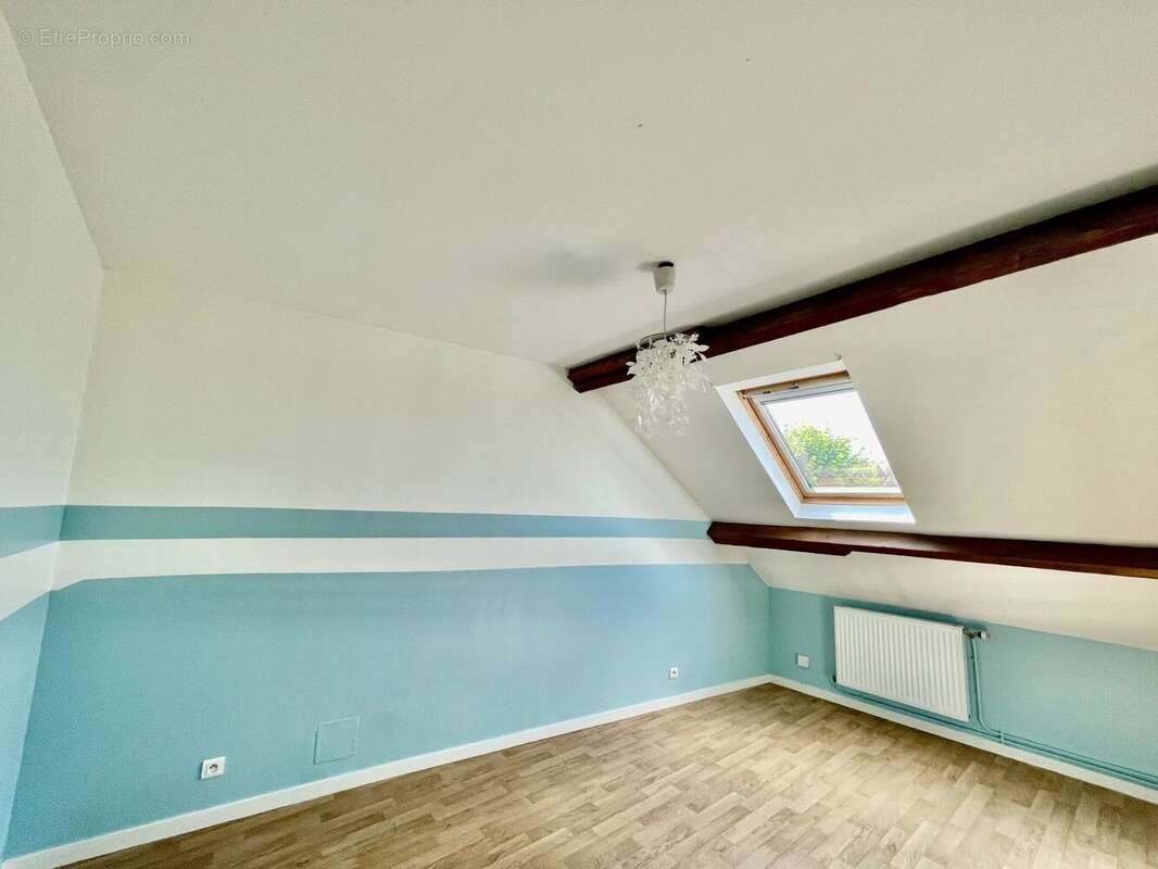 Maison à FROIDMONT-COHARTILLE