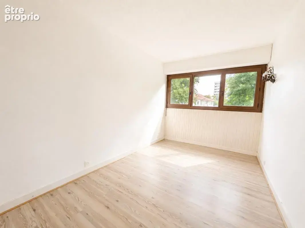 Pessac Pontet - T6 lumineux 104 m² env. - 4 ch - Parc & Tennis - photo 9