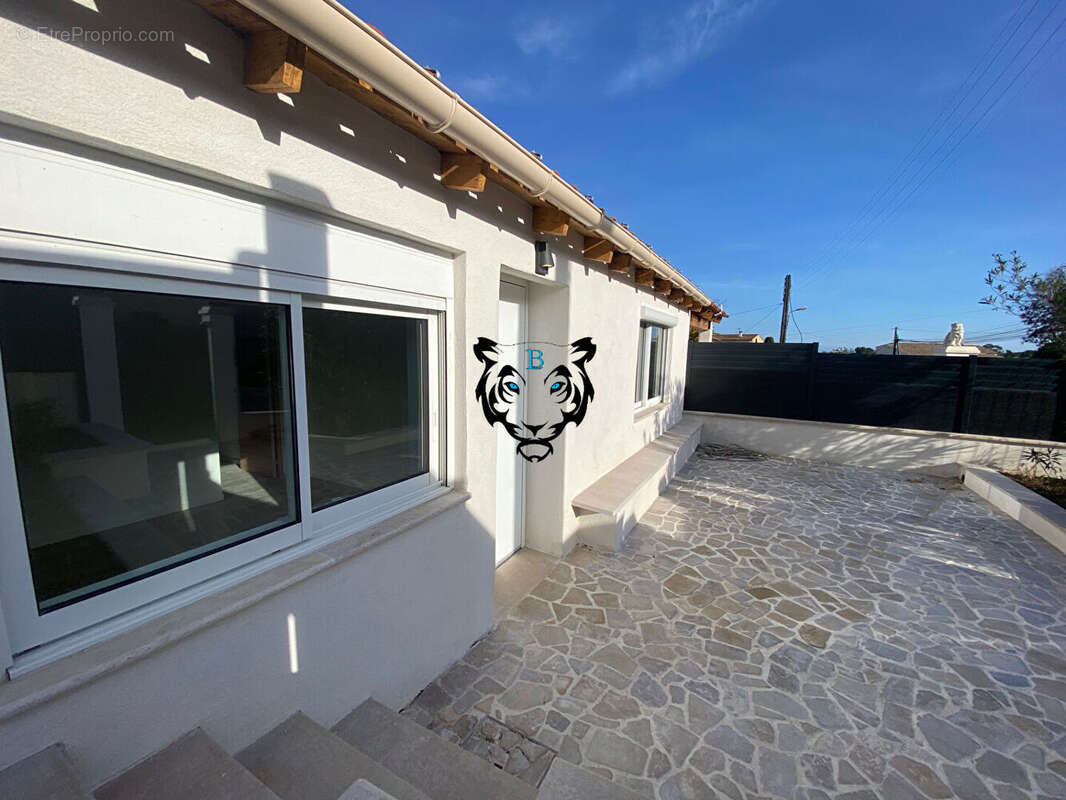 Maison à ROQUEBRUNE-SUR-ARGENS