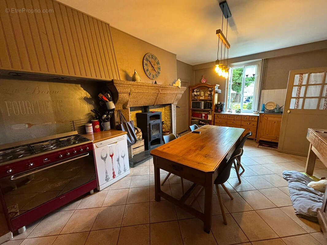 Maison à BESSINES-SUR-GARTEMPE