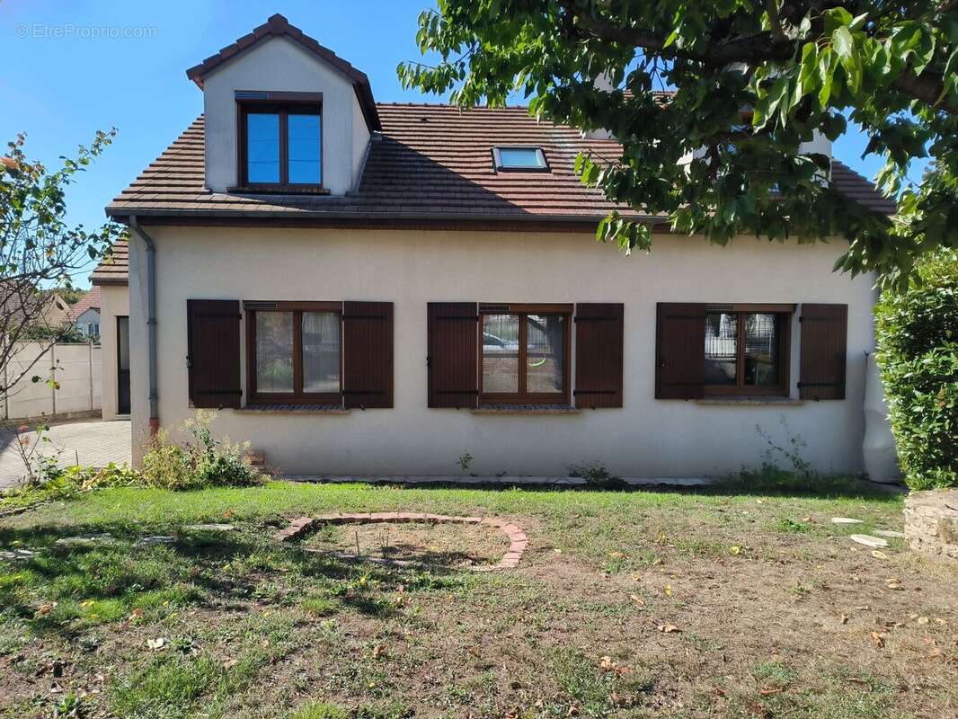 Maison à SOISY-SUR-SEINE