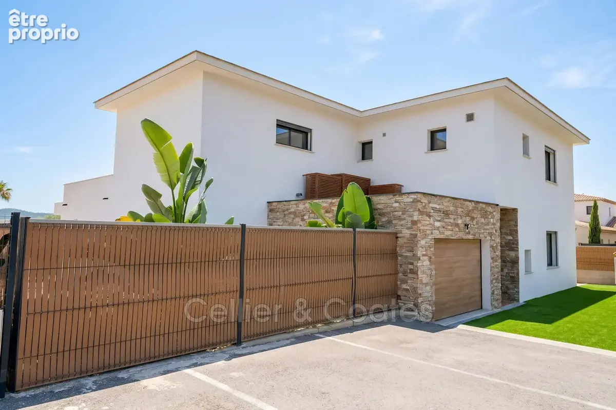 Maison 7 pièces 191 m² à vendre à Bormes-Les-Mimosas (83230) - photo 2