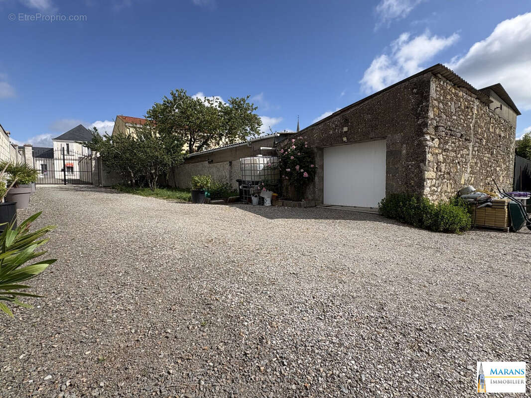 Maison à L'ILE-D'ELLE
