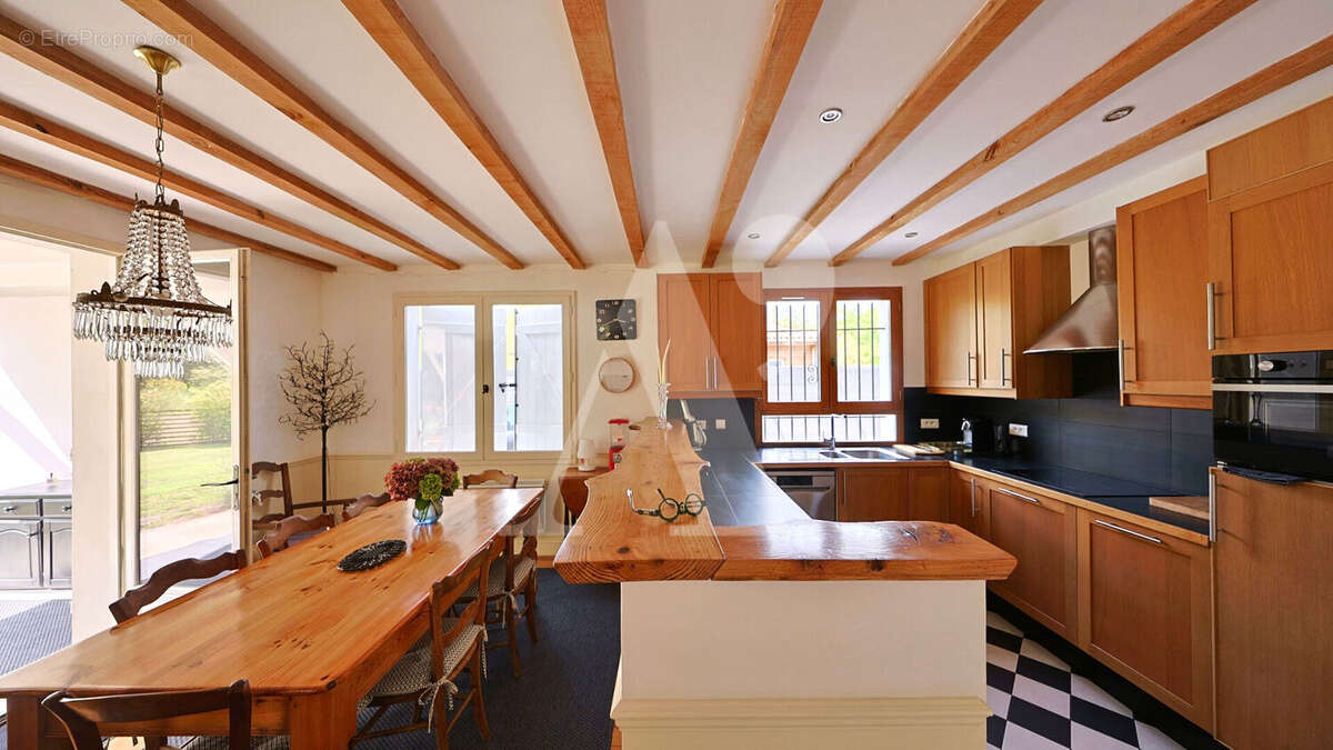 Maison à SAINT-JULIEN-EN-BORN