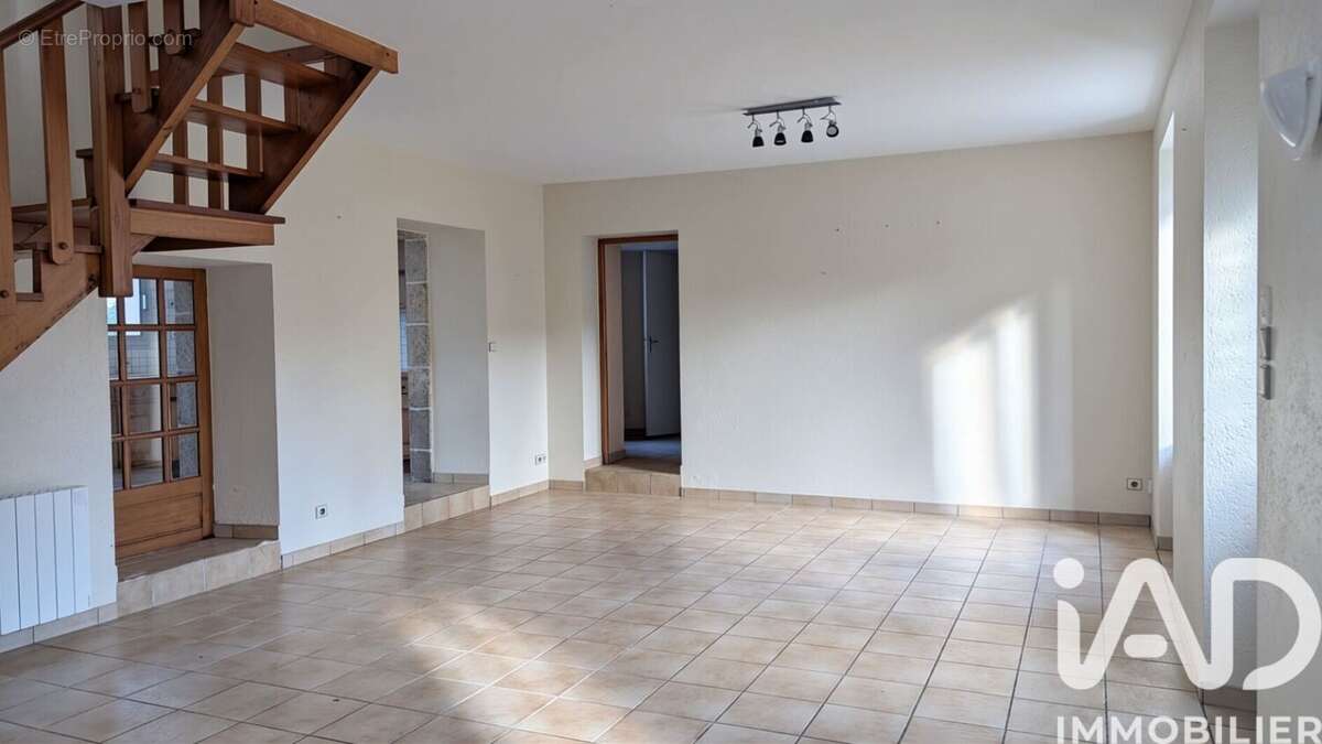 Photo 3 - Maison à PLOUGONVEN