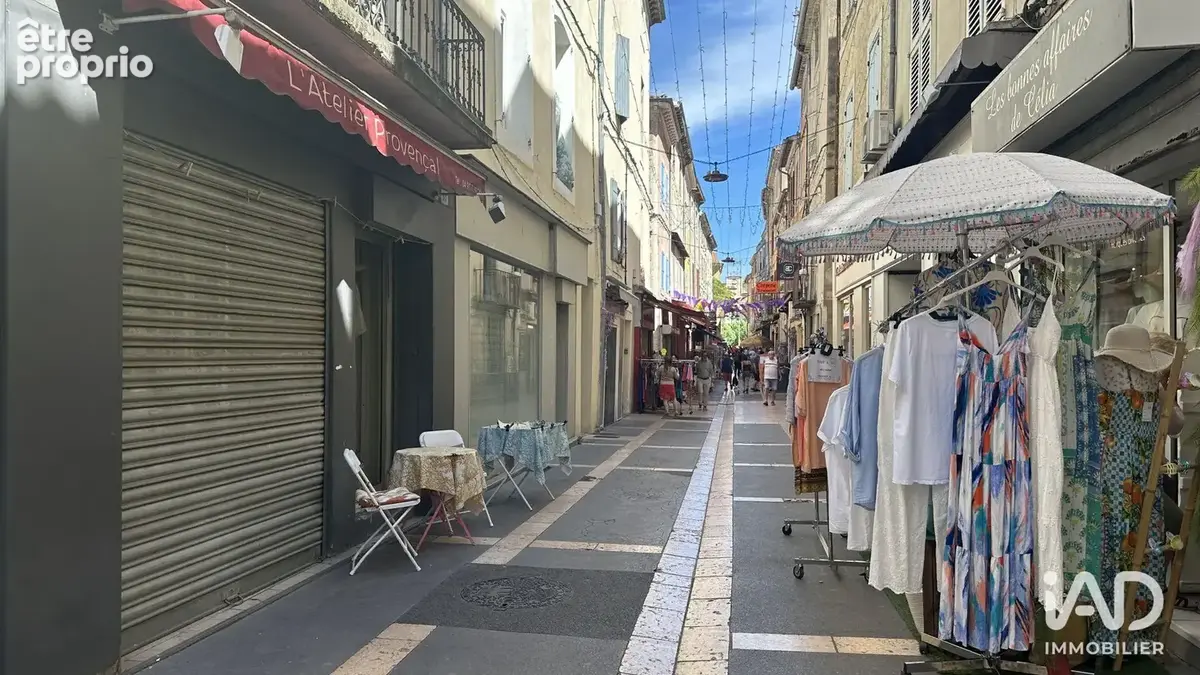 Photo 1 - Commerce à APT