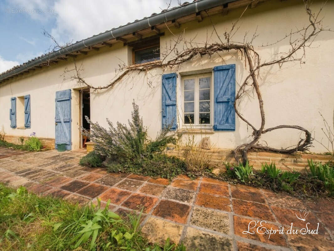 Maison à GRAZAC
