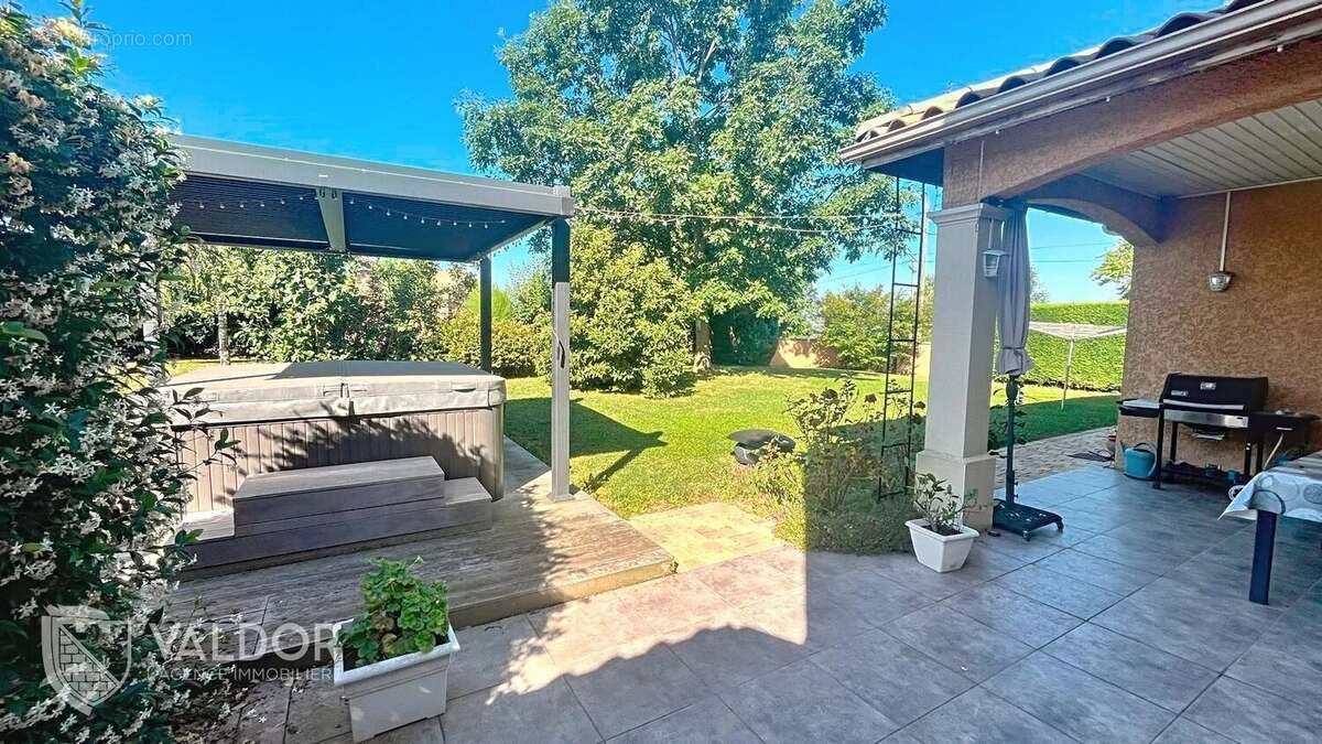 Maison à MONTMERLE-SUR-SAONE