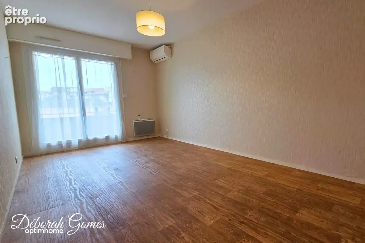 RARE Pau centre ville – 4 chambres, double salon, garage et parking - photo 10