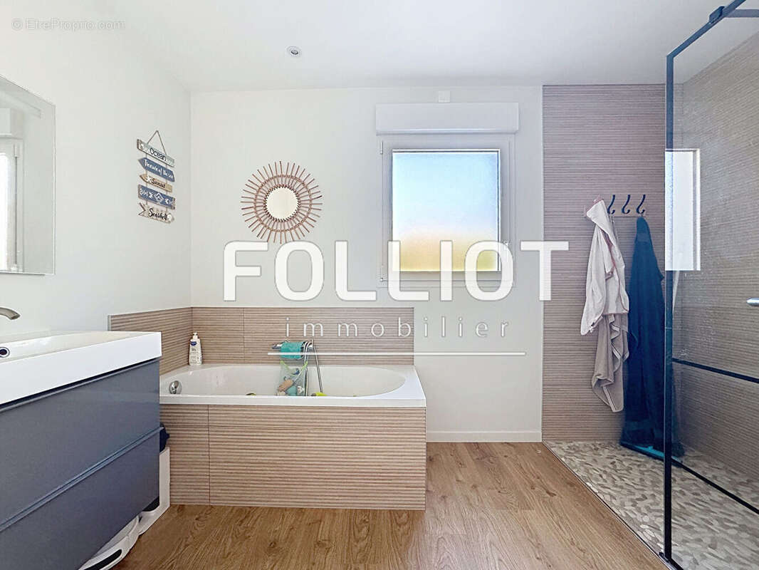 Maison à GOUVILLE-SUR-MER