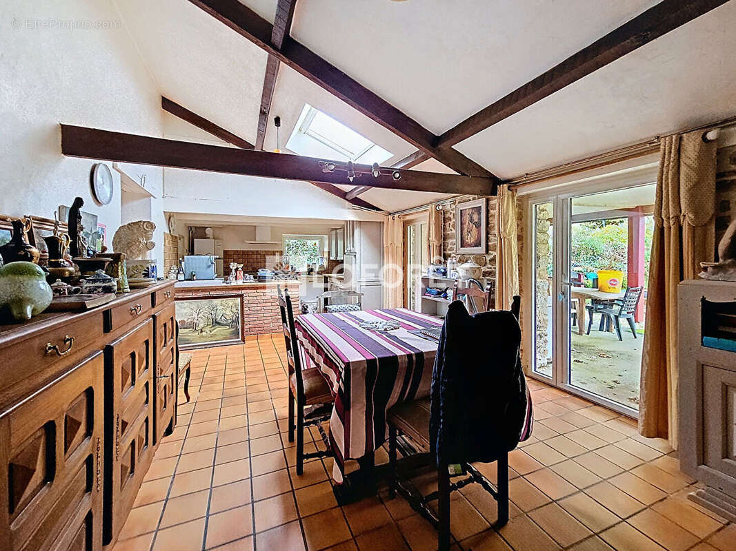 Maison à SAINT-SERVANT